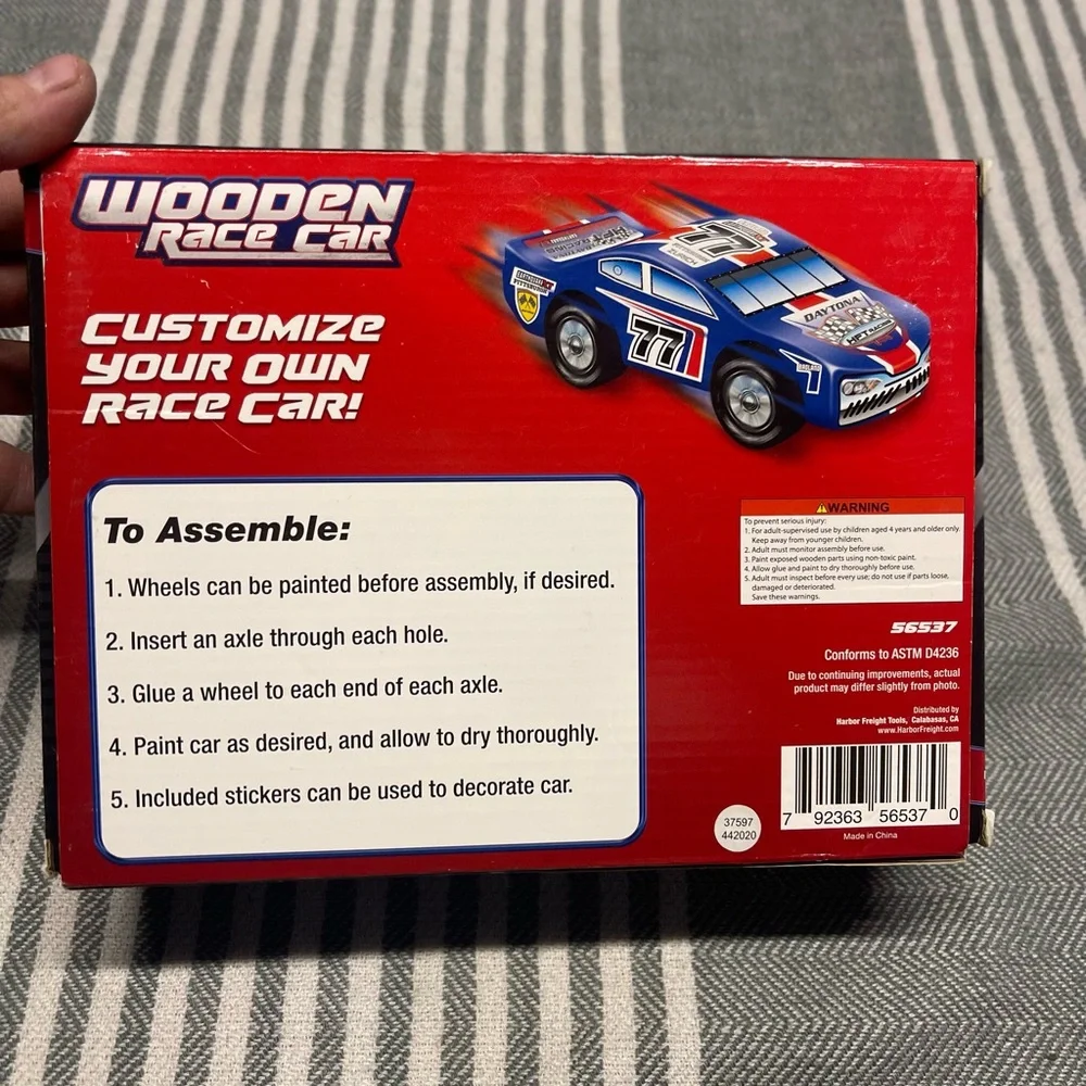 Source Unknown Wooden Race Car Kit -‎ Natural Wood and Blue